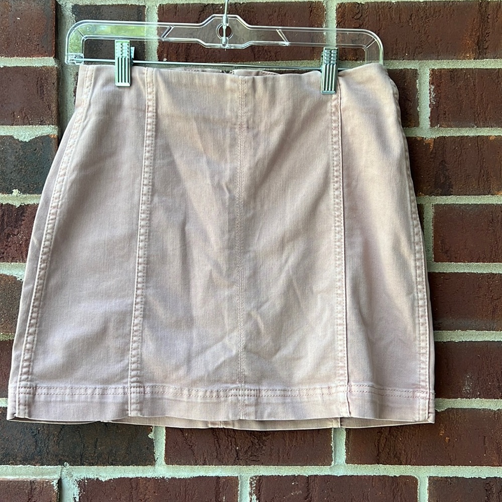 Wild fable mini skirt with a back zipper. Perfect amount of stretch